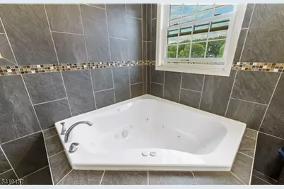 431 Raritan Rd, Linden, NJ 07036 - Photo 35