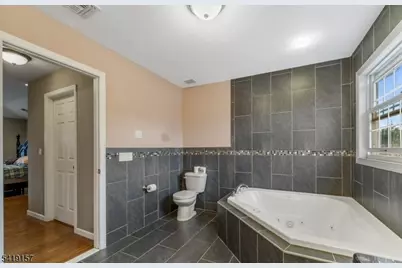 431 Raritan Rd, Linden, NJ 07036 - Photo 37