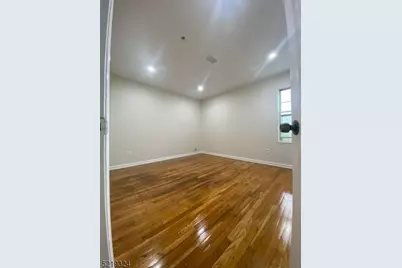 1427 S Wood Ave #4, Linden, NJ 07036 - Photo 7