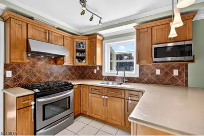 30 Hamilton Ln, Plainsboro Township, NJ 08536 - Photo 9