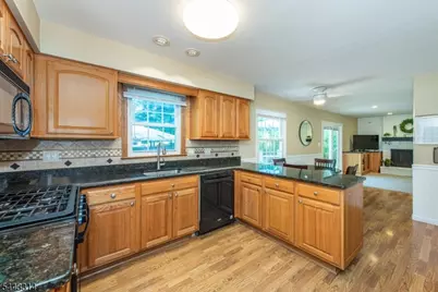 37 Camelot Dr, Mount Olive, NJ 07828 - Photo 13