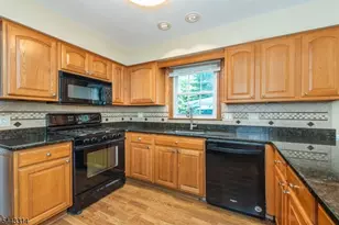 37 Camelot Dr, Mount Olive, NJ 07828 - Photo 15