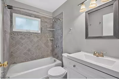 42 Woodcrest Dr, Livingston, NJ 07039 - Photo 11