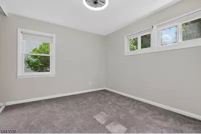 42 Woodcrest Dr, Livingston, NJ 07039 - Photo 9