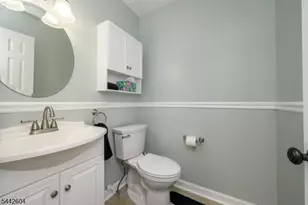 18 Holly Ct, Raritan Township, NJ 08822 - Photo 15