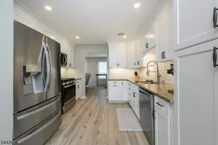 18 Holly Ct, Raritan Township, NJ 08822 - Photo 7