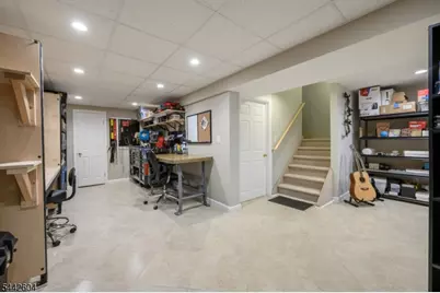 18 Holly Ct, Raritan Township, NJ 08822 - Photo 29