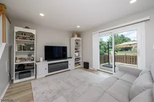 18 Holly Ct, Raritan Township, NJ 08822 - Photo 13
