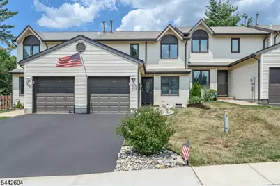 18 Holly Ct, Raritan Township, NJ 08822 - Photo 1