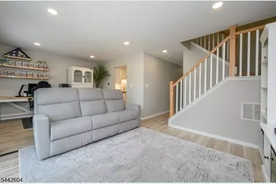 18 Holly Ct, Raritan Township, NJ 08822 - Photo 11