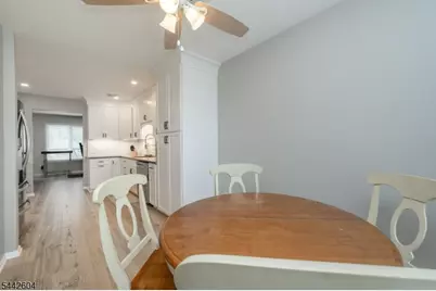 18 Holly Ct, Raritan Township, NJ 08822 - Photo 9