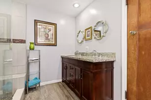 569 Berkeley Ave, Orange, NJ 07050 - Photo 25
