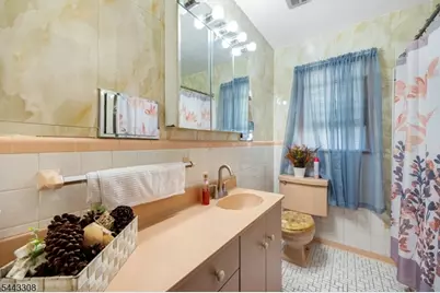 102 Dewey Ave, Totowa, NJ 07512 - Photo 9