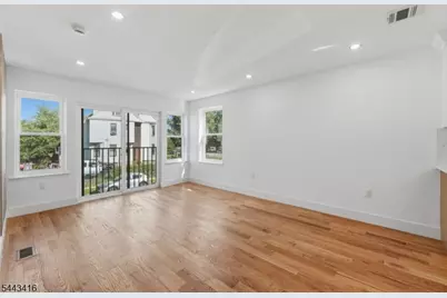 130 N 17th St, East Orange, NJ 07017 - Photo 9