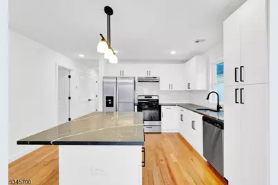 746 Seaport Dr #B, Elizabeth, NJ 07201 - Photo 5