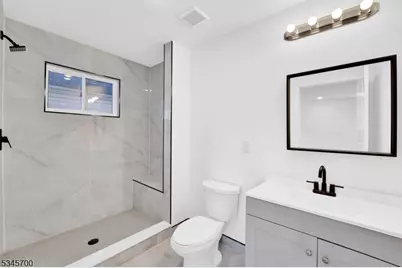746 Seaport Dr #B, Elizabeth, NJ 07201 - Photo 9