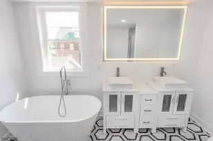 57 Goldsmith Ave, Newark, NJ 07112 - Photo 15