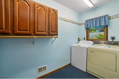 28 Nye Ave, Hanover Township, NJ 07981 - Photo 13