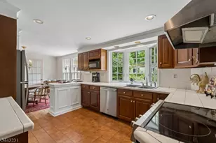 638 Mountain Ave, Berkeley Heights Township, NJ 07922 - Photo 13