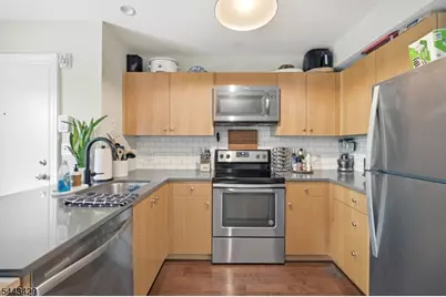 52 Elm St, Morristown, NJ 07960 - Photo 9