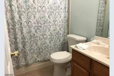 327 Larch Ct, Raritan Township, NJ 08822 - Photo 9