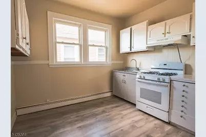 1010 Kilsyth Rd, Elizabeth, NJ 07208 - Photo 5