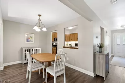 81 Canterberry Cir, Raritan Township, NJ 08822 - Photo 9