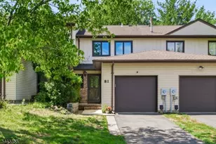 81 Canterberry Cir, Raritan Township, NJ 08822 - Photo 3