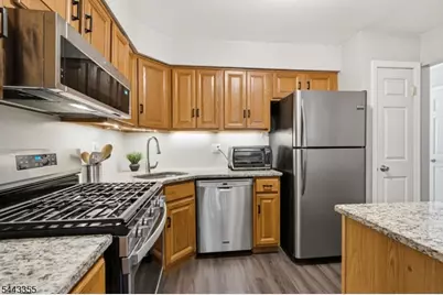 81 Canterberry Cir, Raritan Township, NJ 08822 - Photo 7