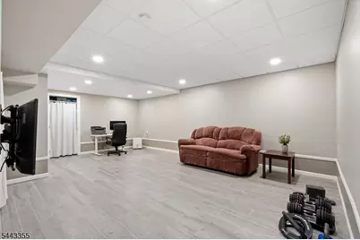 81 Canterberry Cir, Raritan Township, NJ 08822 - Photo 25