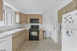 46 Daka Ct, Bloomfield, NJ 07003 - Photo 7