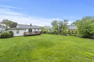 46 Daka Ct, Bloomfield, NJ 07003 - Photo 3