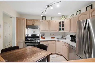 19 Maple Ln, Mount Arlington, NJ 07856 - Photo 9
