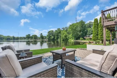 3 Duck Point Trl, Jefferson Township, NJ 07885 - Photo 3