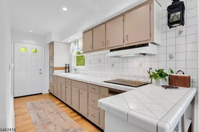 3 Duck Point Trl, Jefferson Township, NJ 07885 - Photo 13
