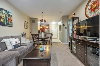 6303 Brookhaven Ct #303, Riverdale, NJ 07457 - Photo 5