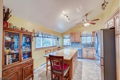 228 Henry Ct, North Plainfield, NJ 07060 - Photo 5