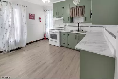 558 Argyle Ave #2, Orange, NJ 07050 - Photo 5