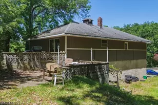 344 Union Ave, Bloomingdale, NJ 07403 - Photo 27