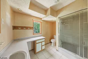 344 Union Ave, Bloomingdale, NJ 07403 - Photo 15