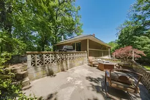 344 Union Ave, Bloomingdale, NJ 07403 - Photo 25