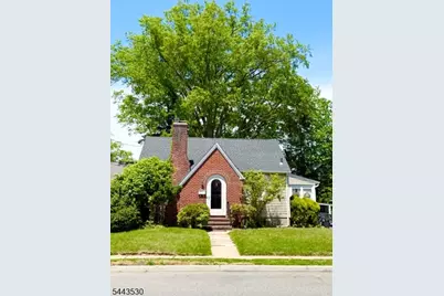 301 Hickory Ave, Bergenfield, NJ 07621 - Photo 1