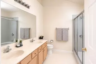 22 Village Square Dr, Union Township, NJ 08802 - Photo 11