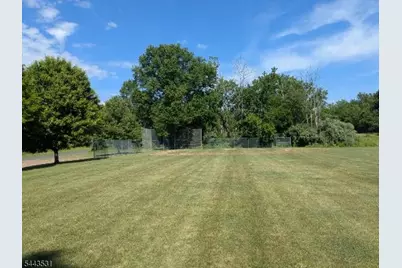 22 Village Square Dr, Union Township, NJ 08802 - Photo 23