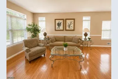 22 Village Square Dr, Union Township, NJ 08802 - Photo 3