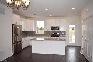 6 Gerhard Pl, Morris Township, NJ 07960 - Photo 3