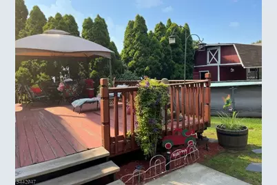 739 Lake Ave, Lyndhurst Township, NJ 07071 - Photo 13
