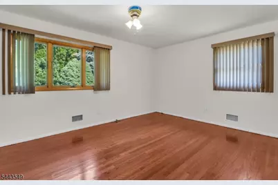 77 Schwinn Dr, Clark Township, NJ 07066 - Photo 19