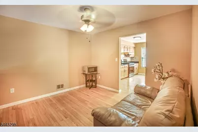 194 Driscoll Ct, Franklin Township, NJ 08873 - Photo 9