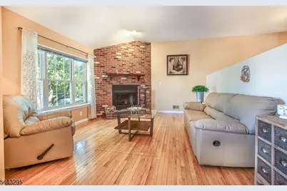 194 Driscoll Ct, Franklin Township, NJ 08873 - Photo 3